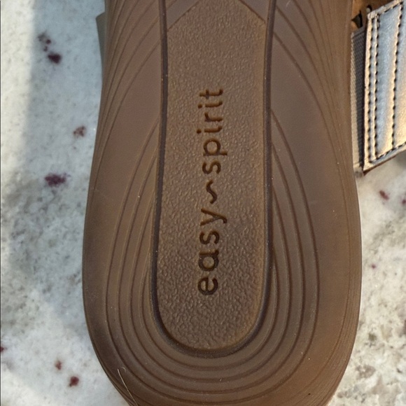 Easy Spirit Women's Leather Sandals in Metallic Bronze - Picture 8 of 8